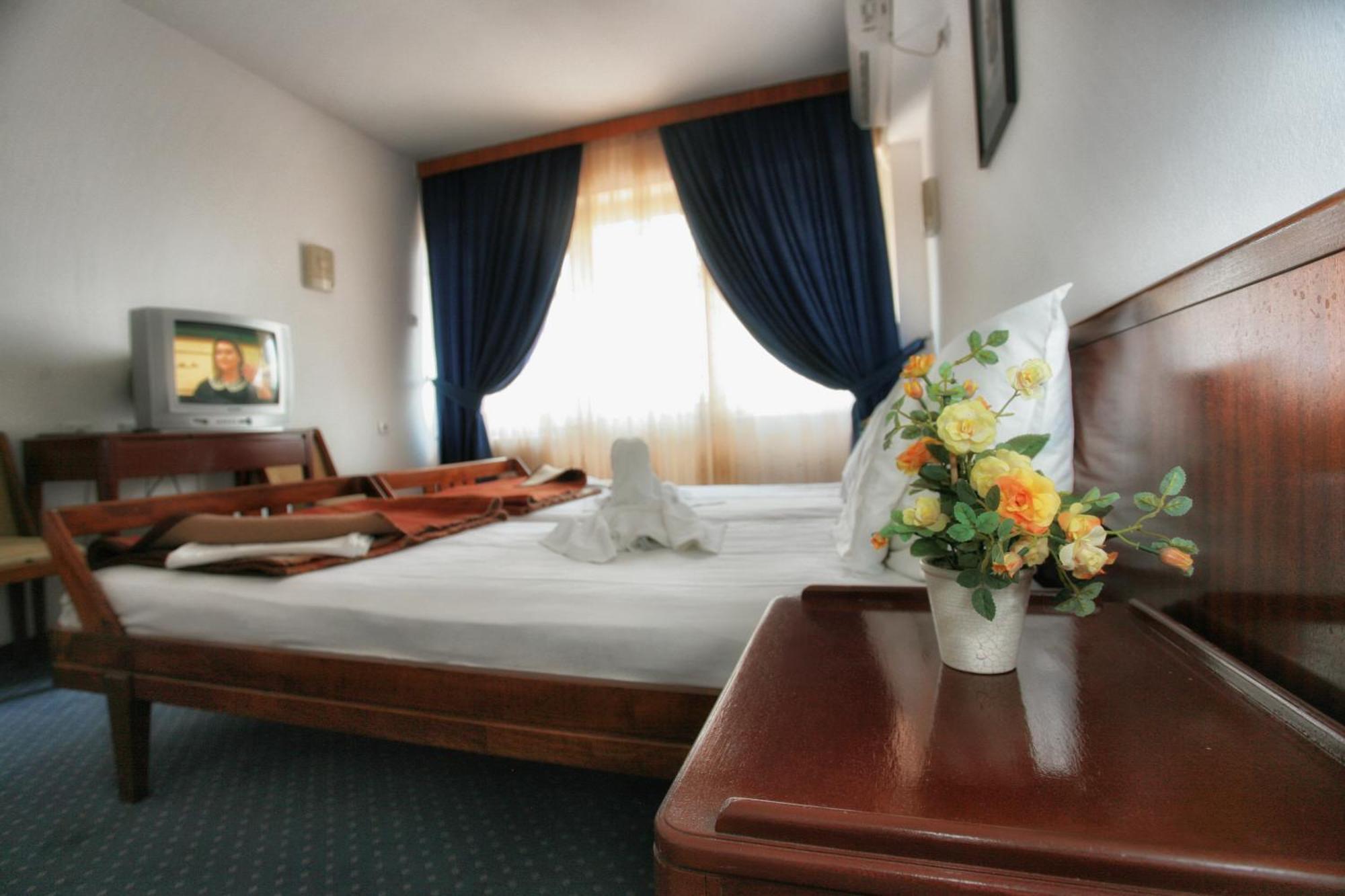Corpus B - Hotel Albatros Ulcinj Cameră foto